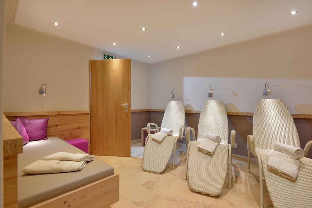 Hotel Maximilian Mayrhofen Room photo